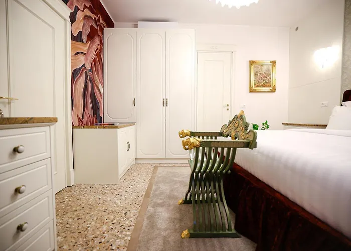 Marin & Kristi Apartment Venice